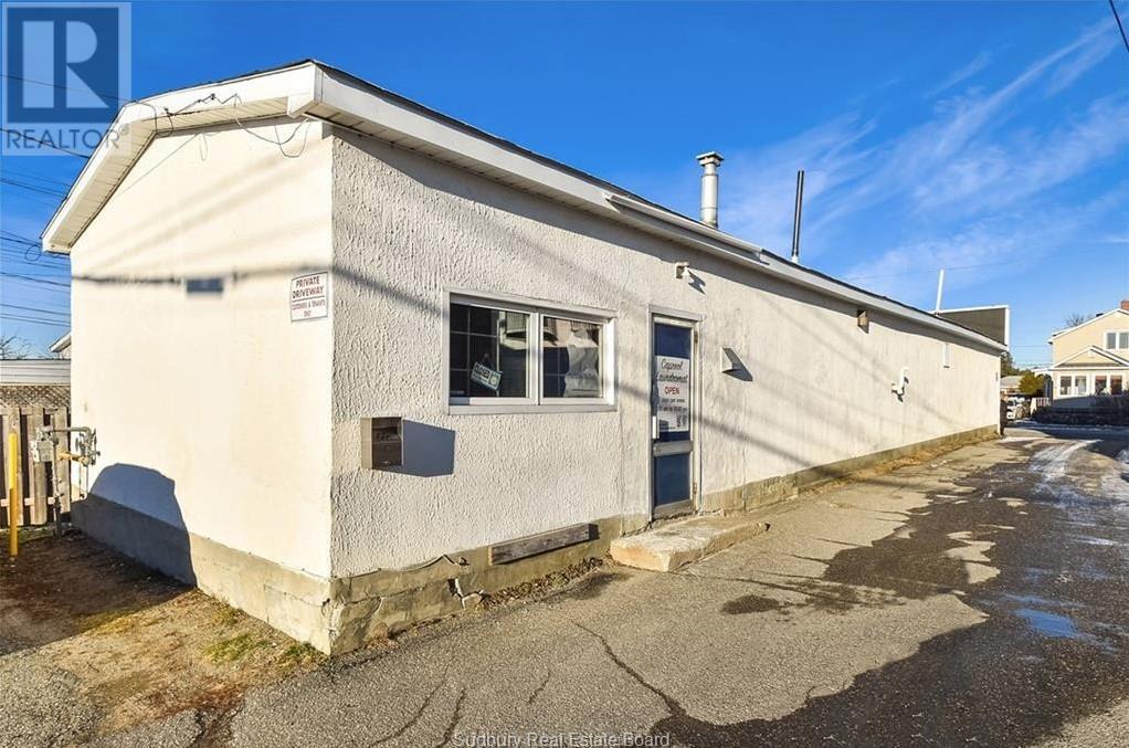101-103 Young Street Property Photo 8