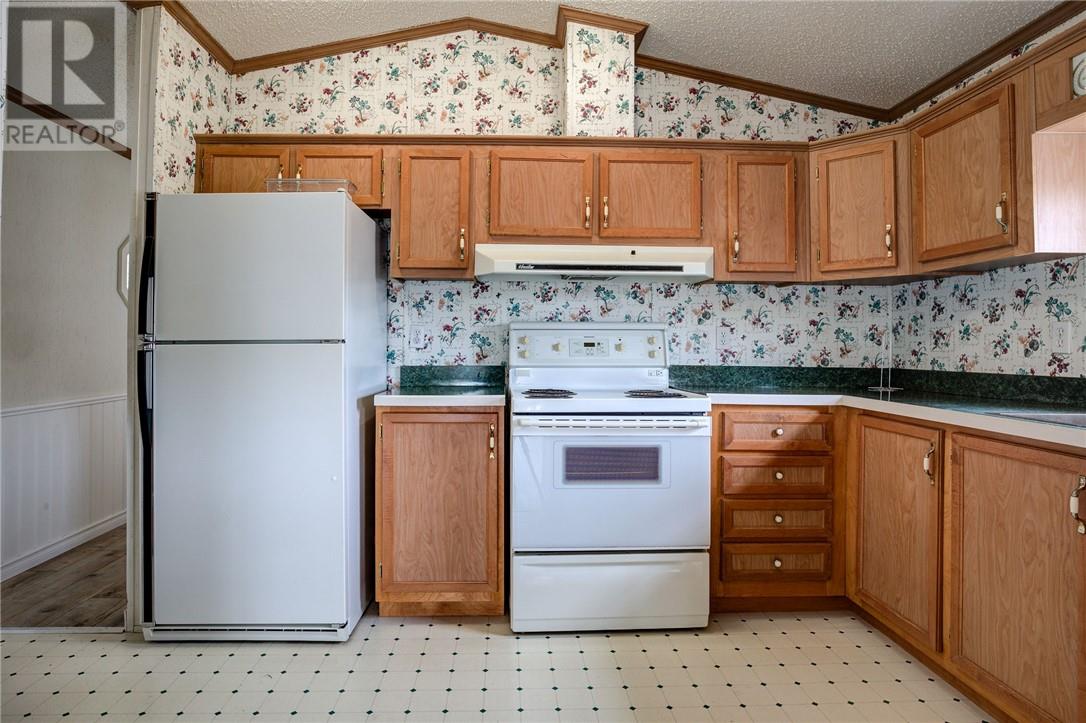 92 Corbin Avenue Property Photo 8