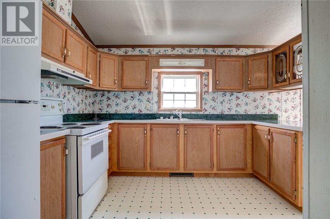 92 Corbin Avenue Property Photo 9