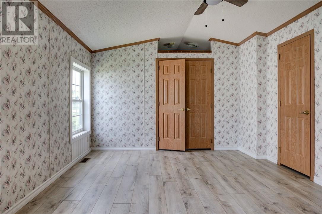 92 Corbin Avenue Property Photo 14