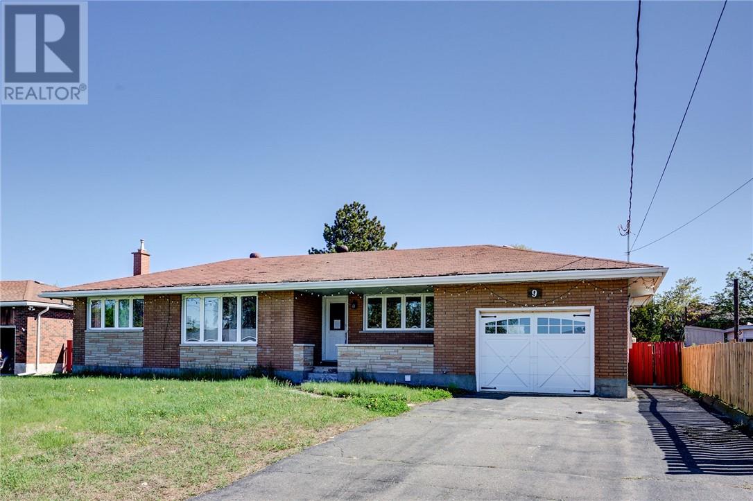 9 Maple Property Photo 2