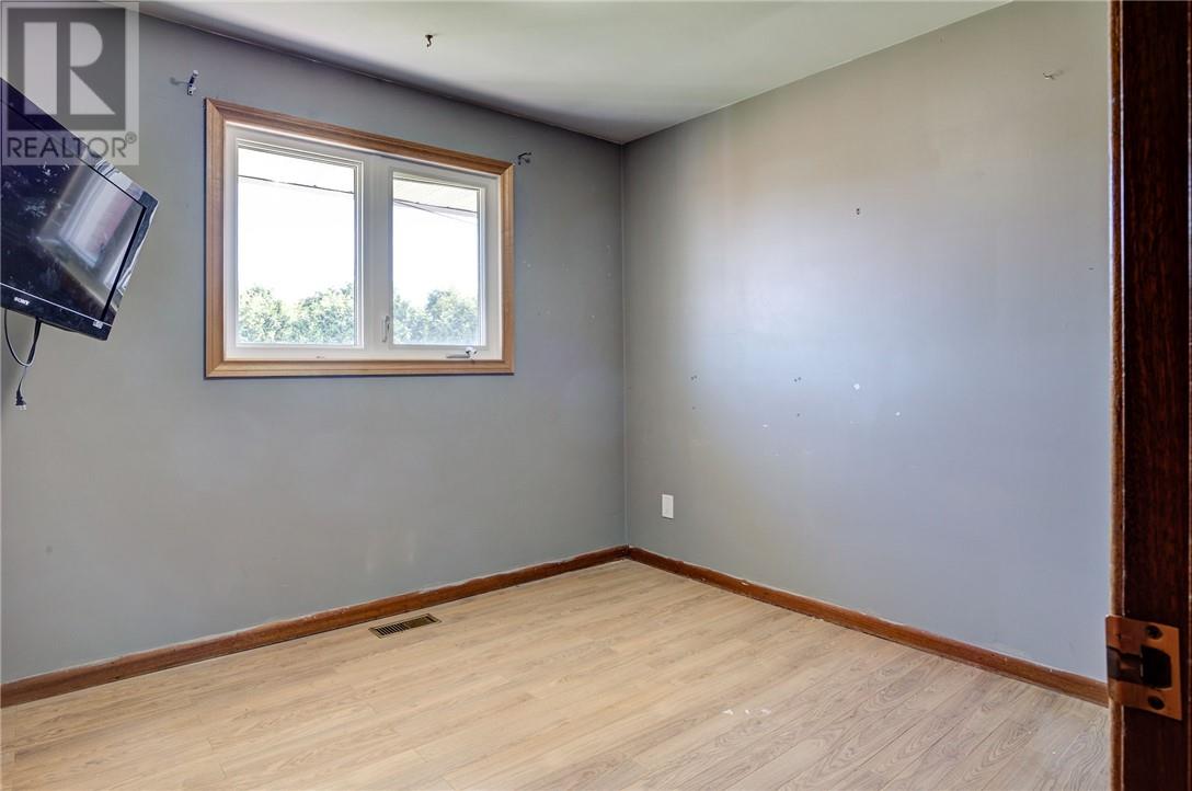 9 Maple Property Photo 6