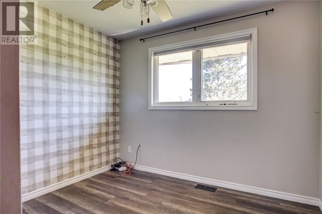 9 Maple Property Photo 8