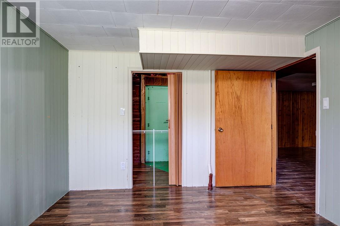 9 Maple Property Photo 12