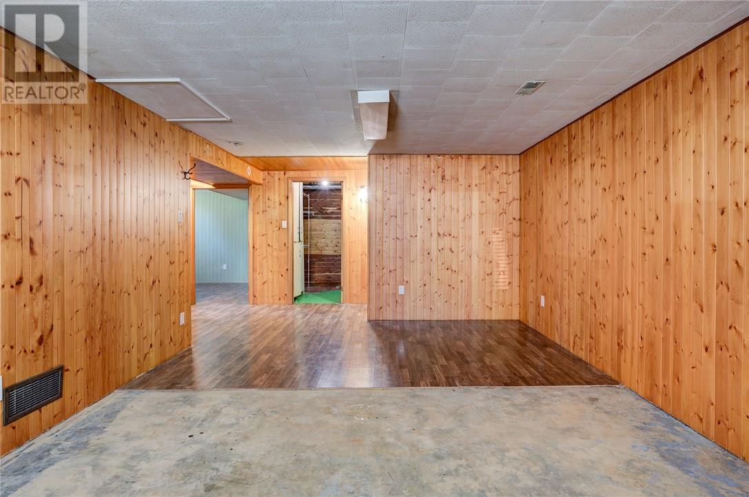 9 Maple Property Photo 14
