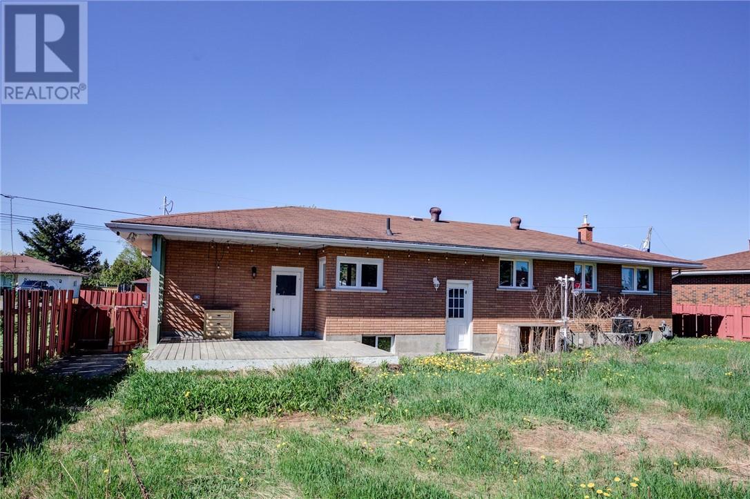 9 Maple Property Photo 16