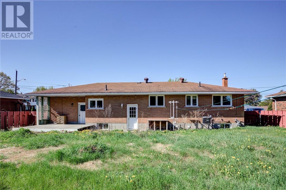 9 Maple Property Photo 17