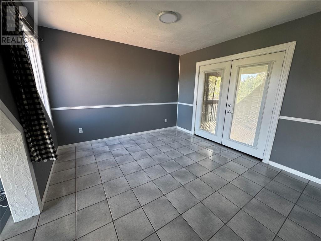 14 Lynne Court Property Photo 5