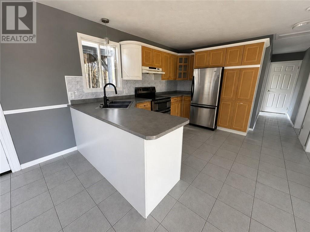 14 Lynne Court Property Photo 6