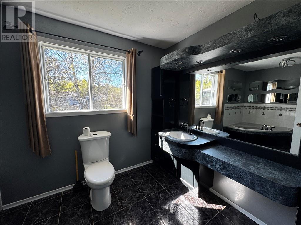 14 Lynne Court Property Photo 9