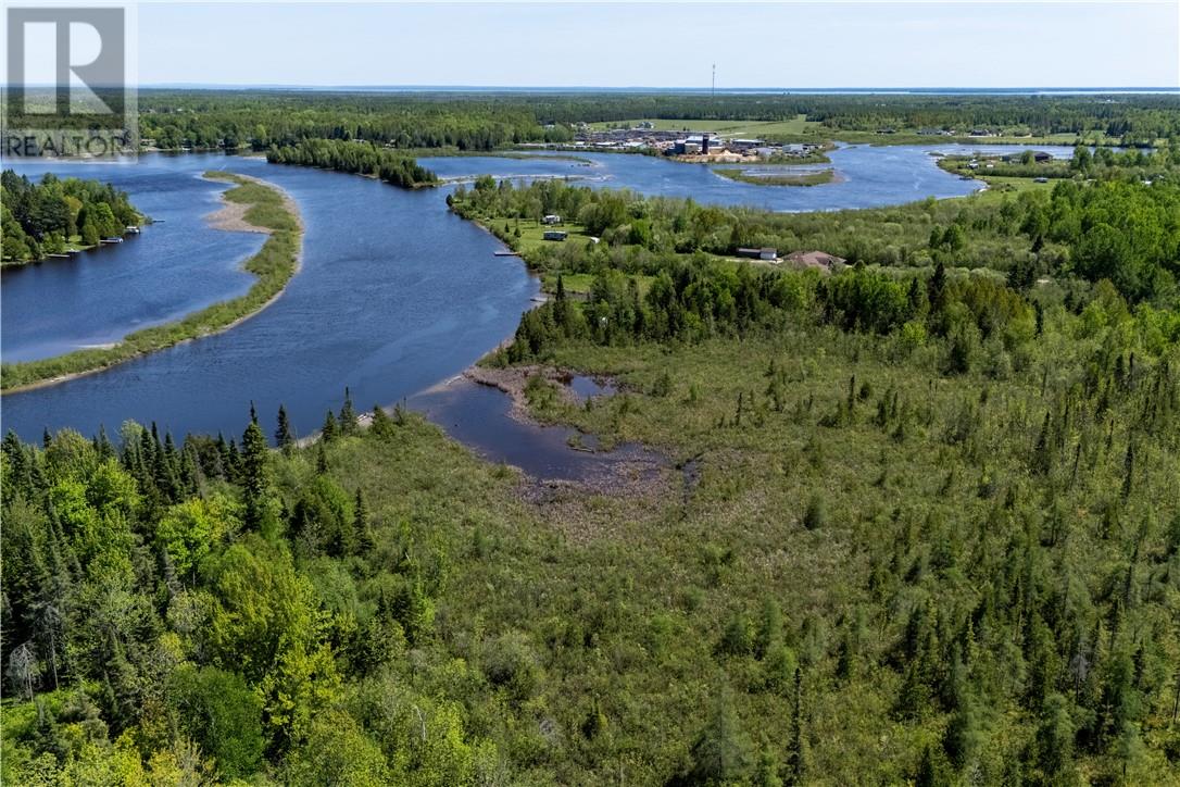 Lot 0 De L'etang Photo de la propriété 1