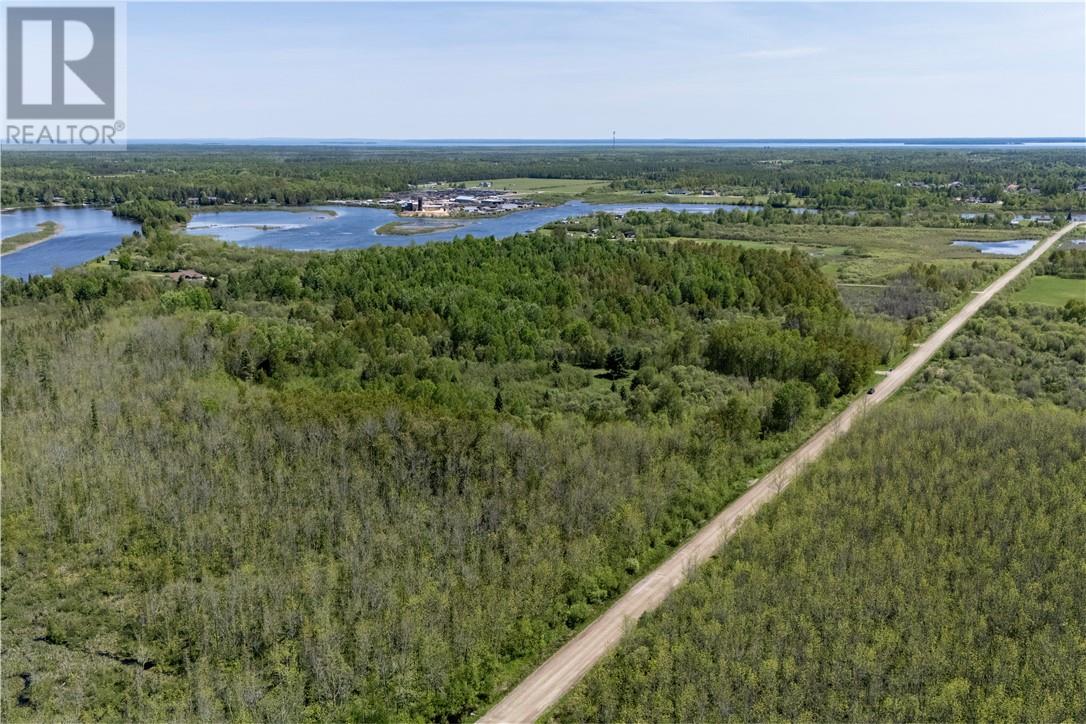 Lot 1 De L'etang Property Photo 8