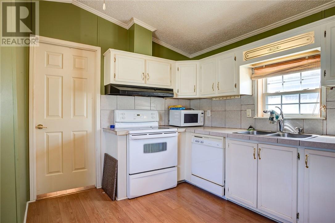 76 Corbin Avenue Property Photo 10