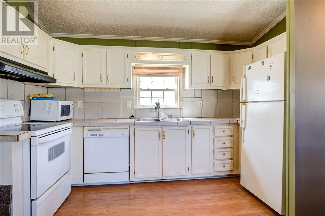 76 Corbin Avenue Property Photo 11