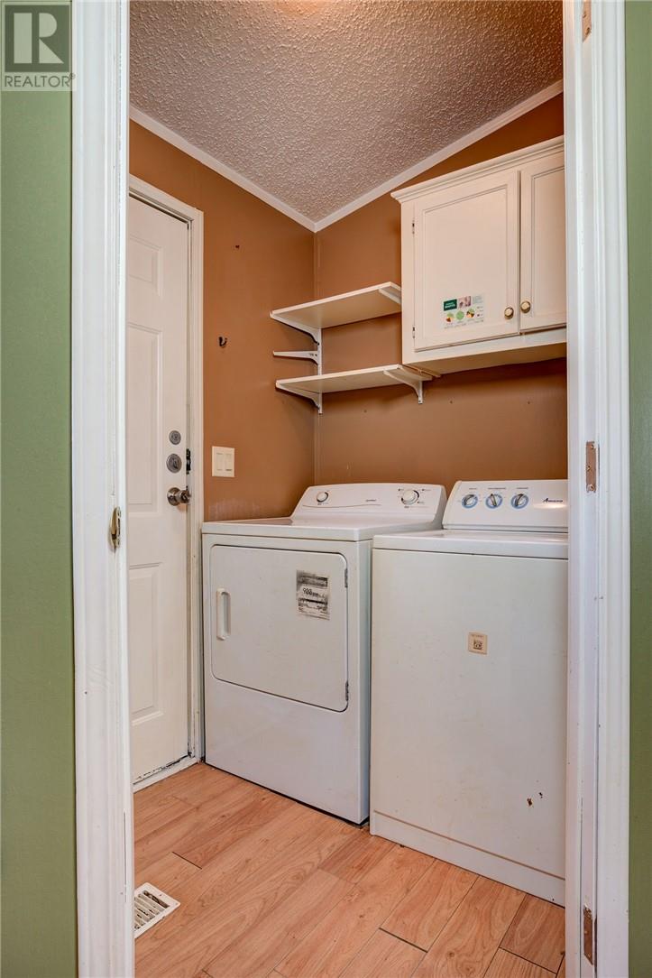 76 Corbin Avenue Property Photo 17