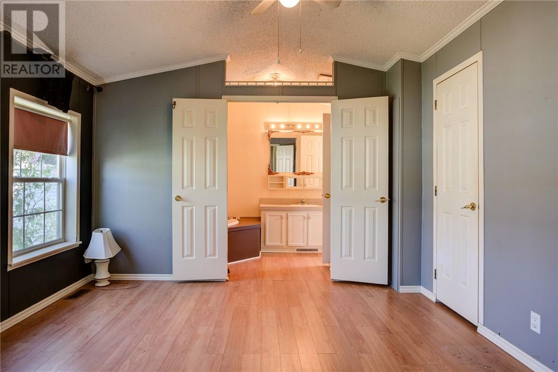 76 Corbin Avenue Property Photo 18