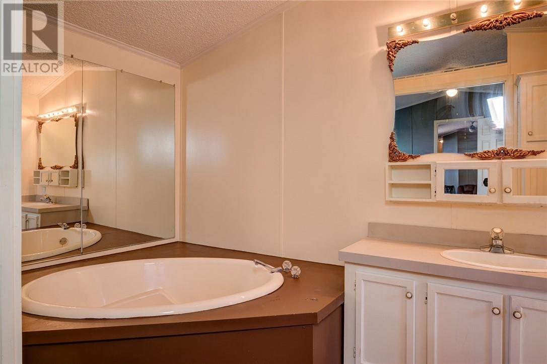 76 Corbin Avenue Property Photo 21