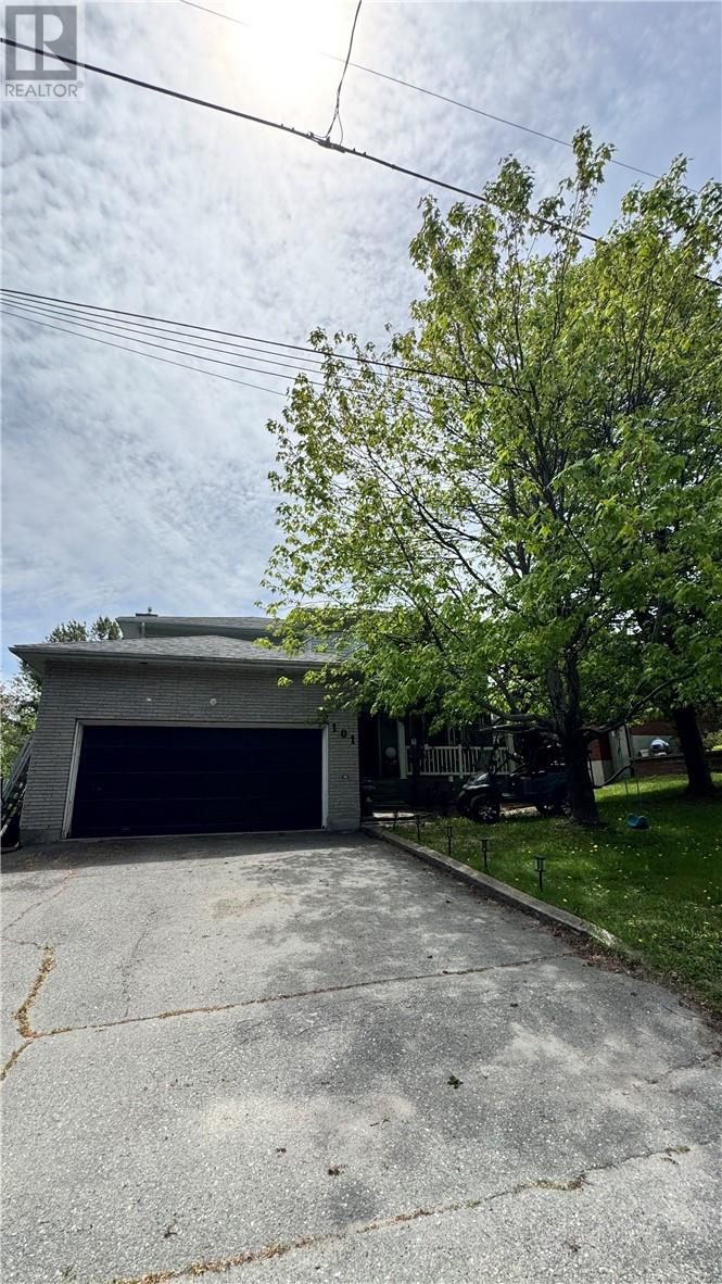 101 Field Property Photo 1