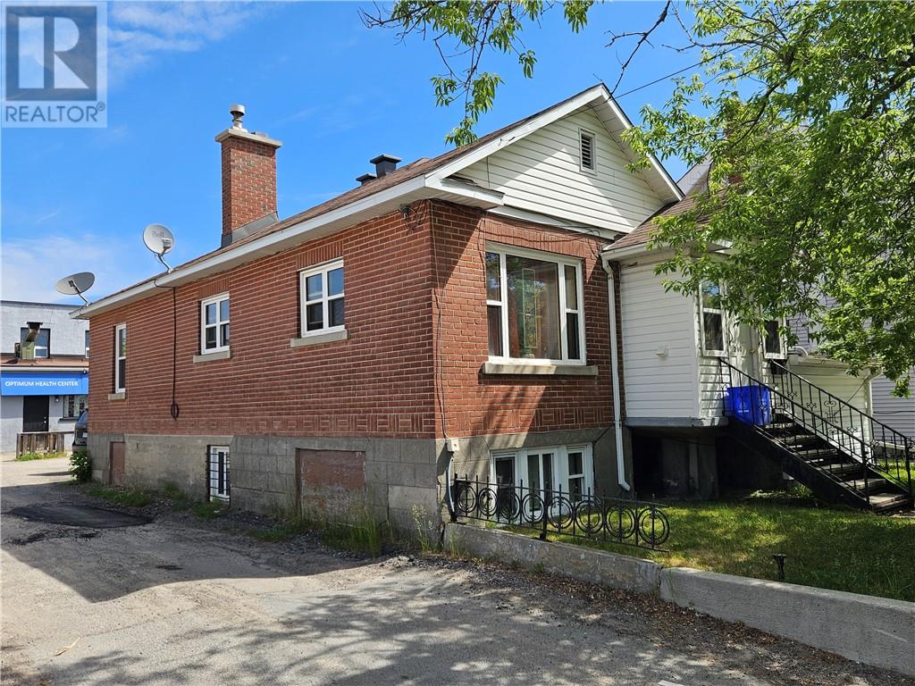 260 King Street Property Photo 3