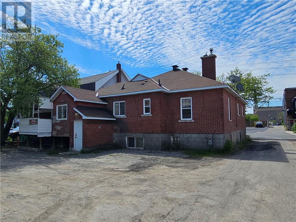 260 King Street Property Photo 6