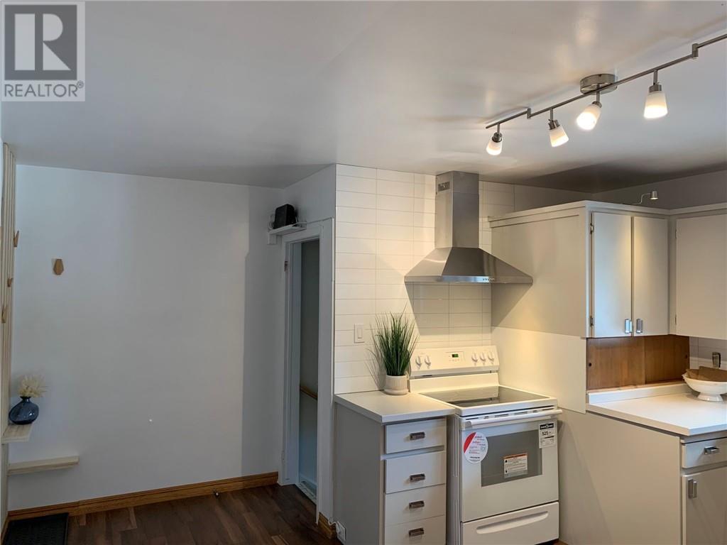 561 Burton Avenue Property Photo 12