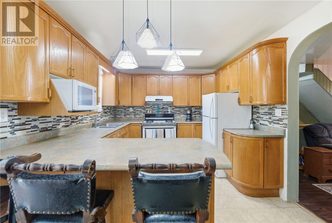 475 Pine Street Property Photo 2