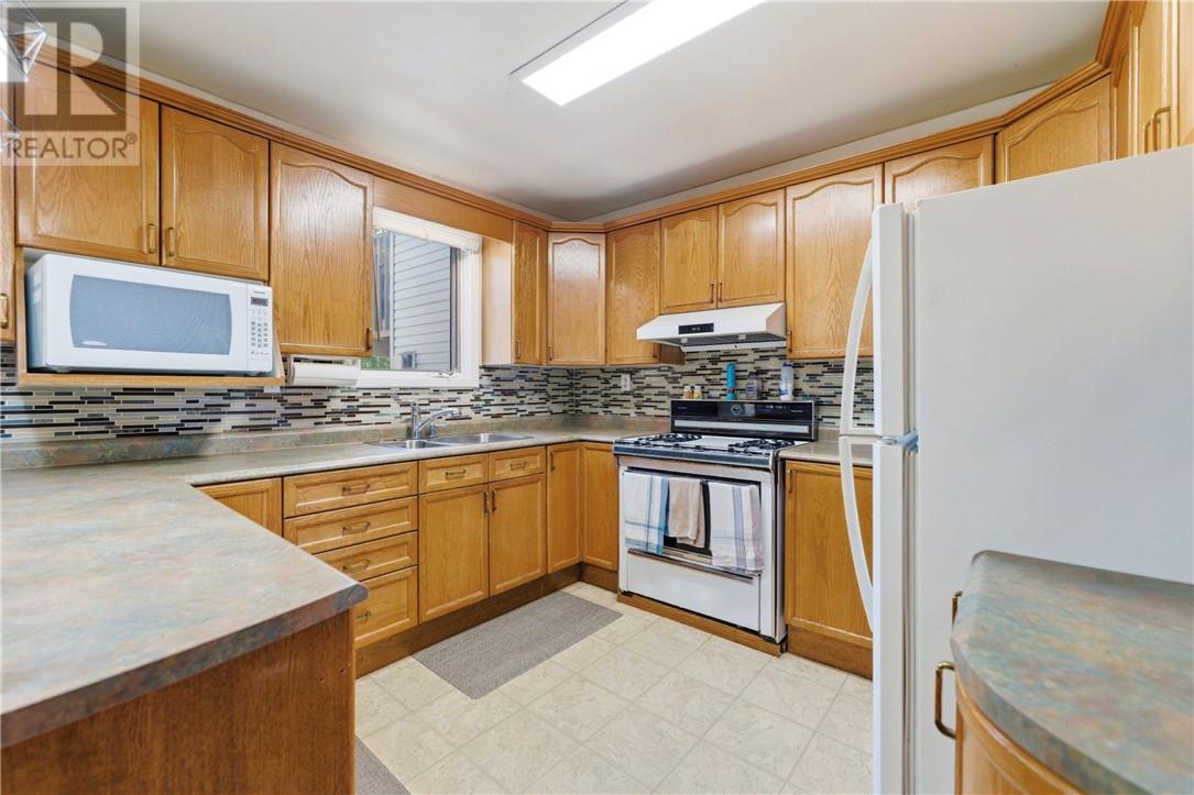 475 Pine Street Property Photo 3
