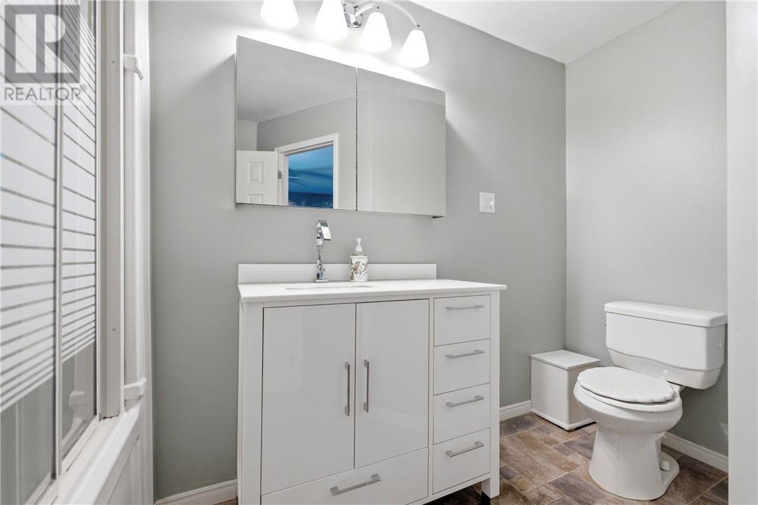 475 Pine Street Property Photo 12