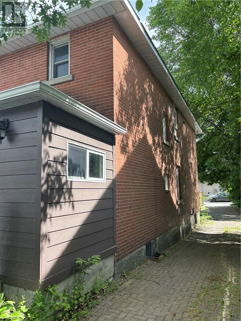 255 Pine Street Property Photo 3
