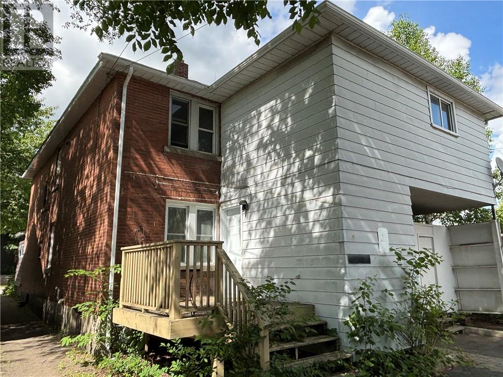 255 Pine Street Property Photo 4