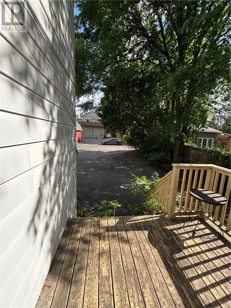 255 Pine Street Property Photo 6