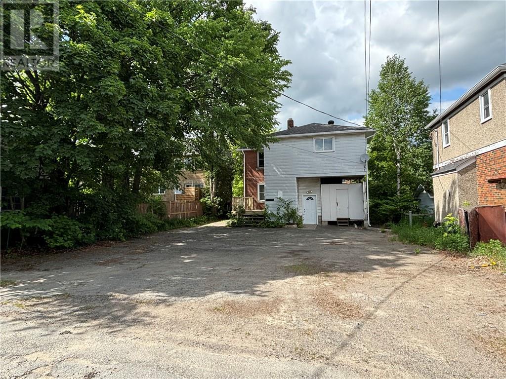 255 Pine Street Property Photo 8