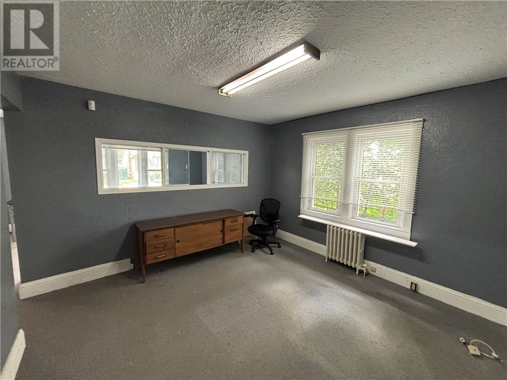 255 Pine Street Property Photo 14