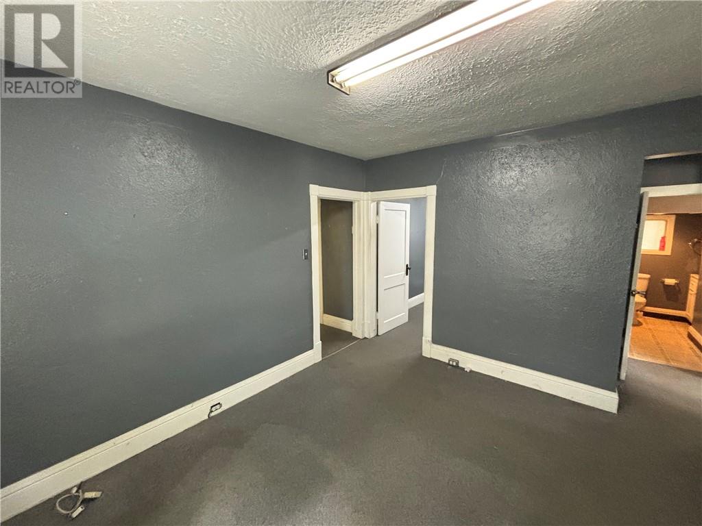 255 Pine Street Property Photo 15
