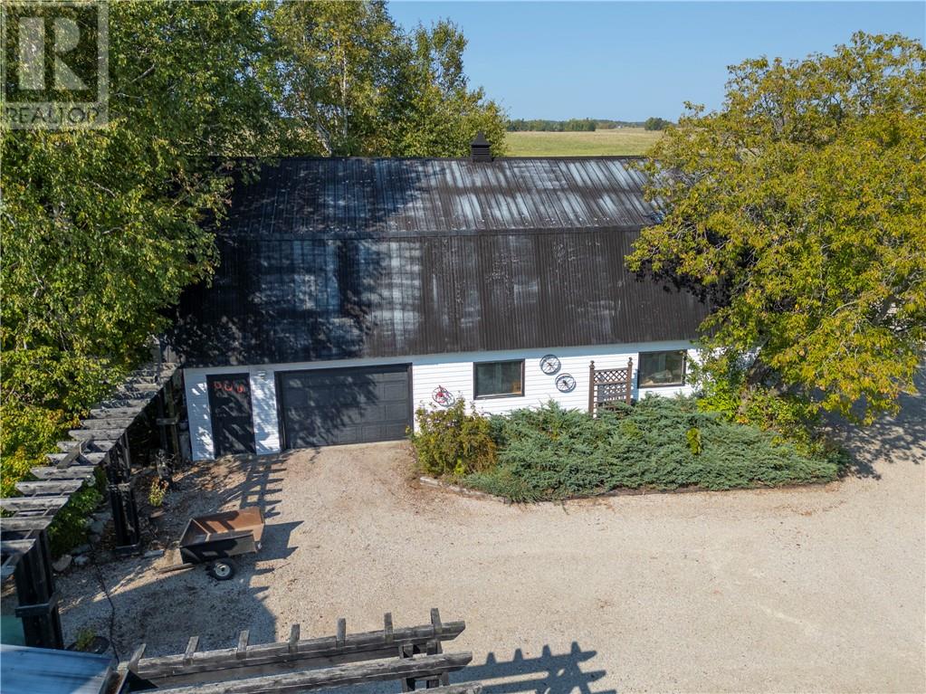 382 7th Line Property Photo 2