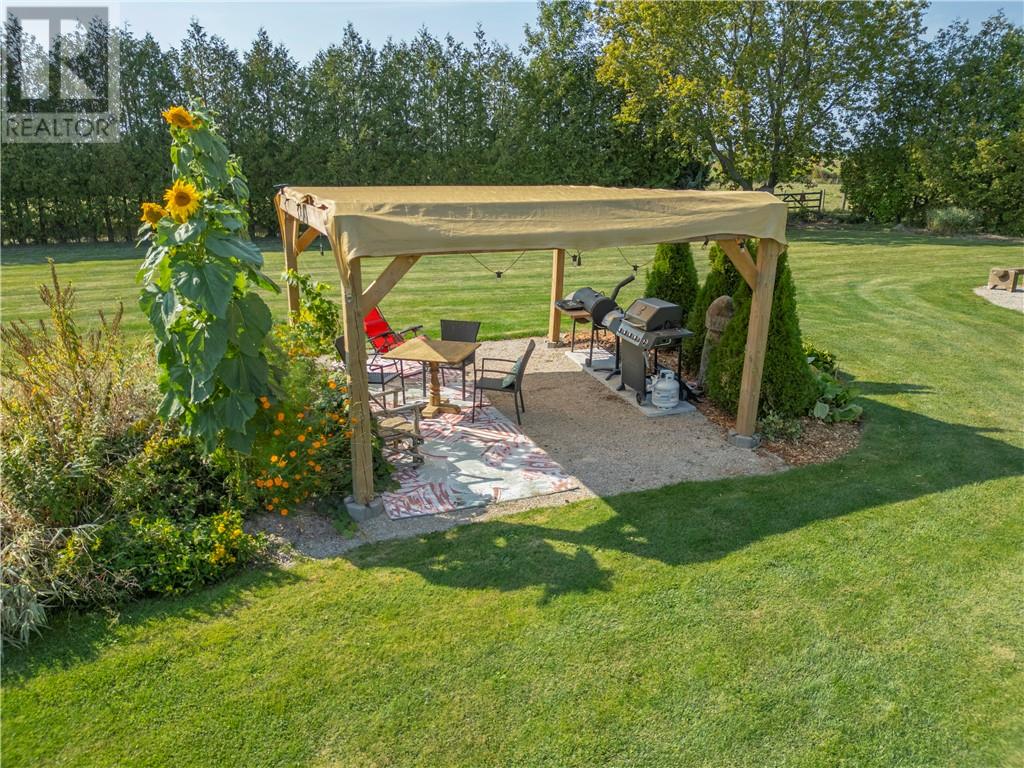 382 7th Line Property Photo 5