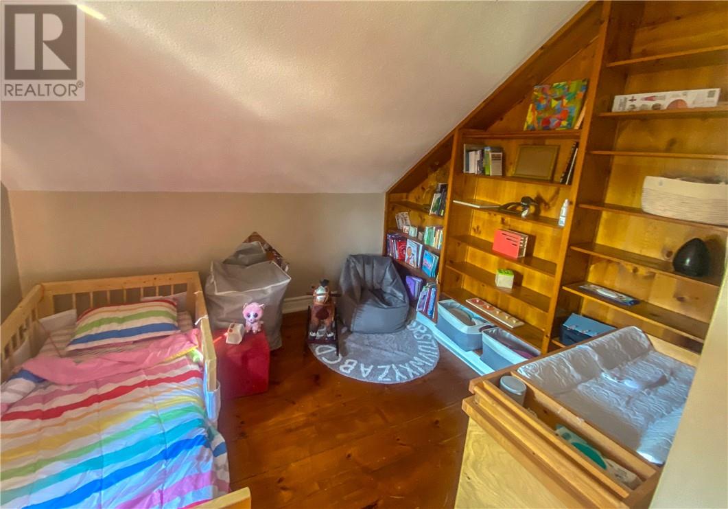 382 7th Line Property Photo 13