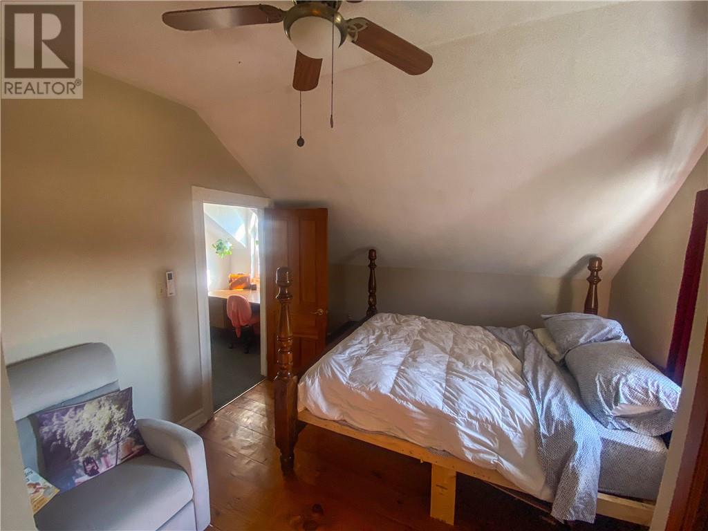 382 7th Line Property Photo 14