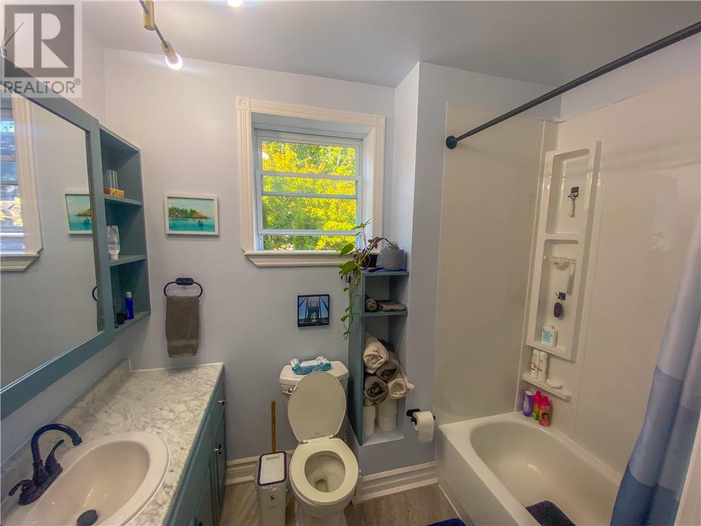 382 7th Line Property Photo 16