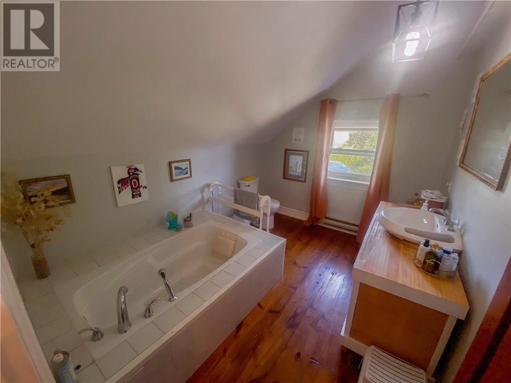 382 7th Line Property Photo 17