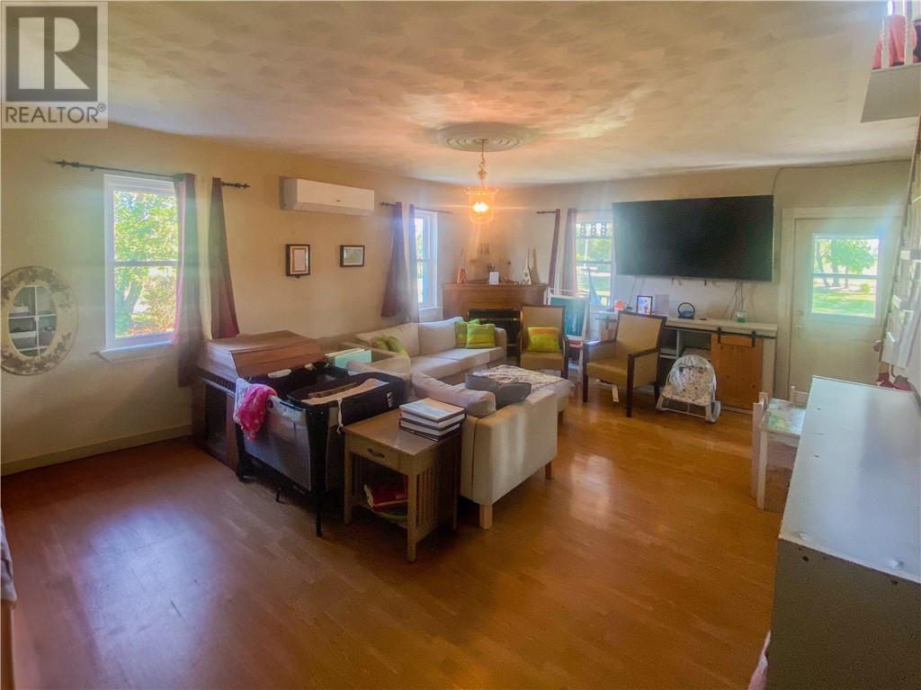 382 7th Line Property Photo 18
