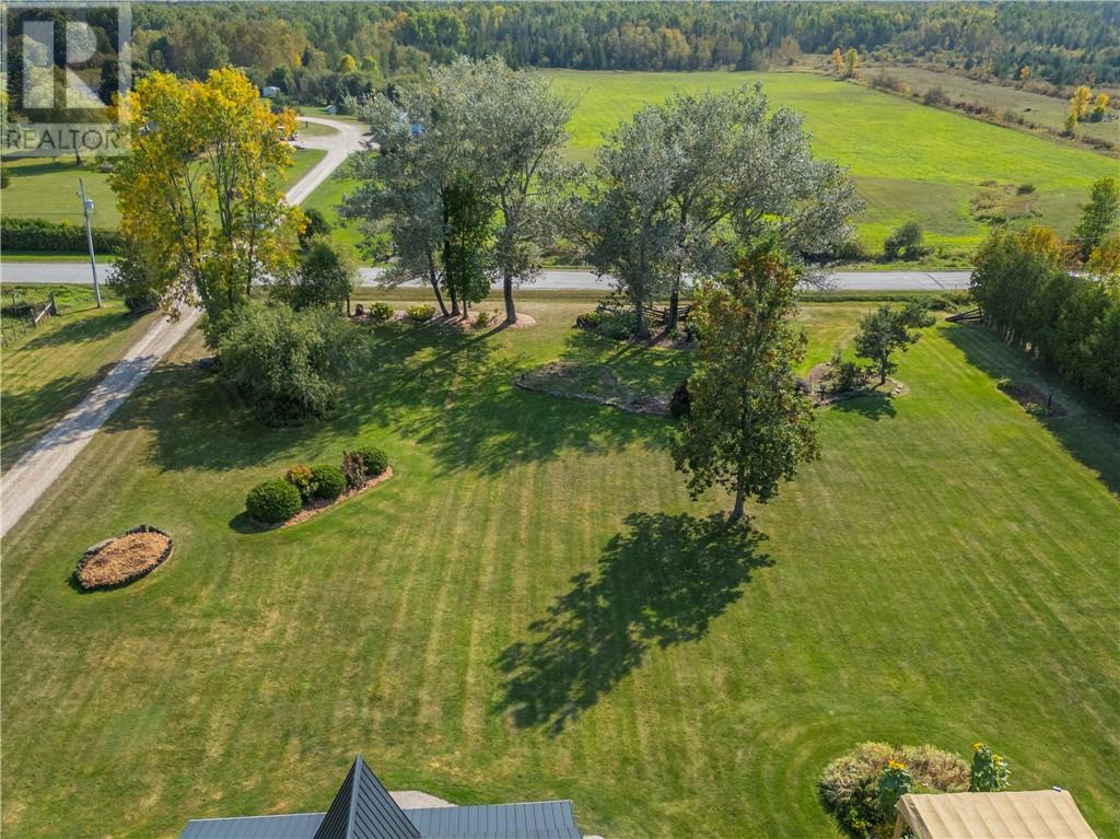 382 7th Line Property Photo 29