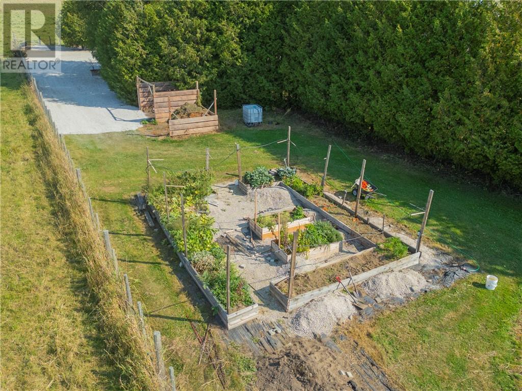 382 7th Line Property Photo 30