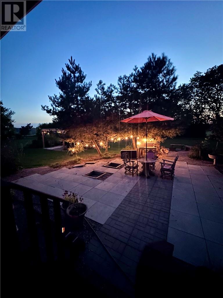 382 7th Line Property Photo 35