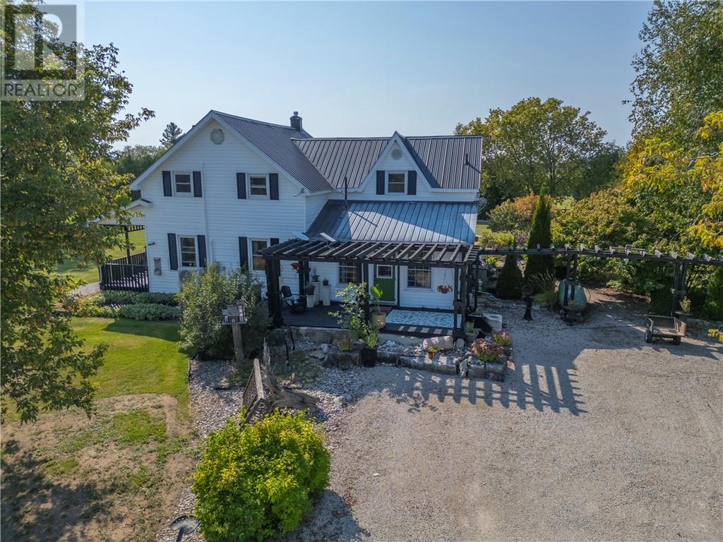 382 7th Line Property Photo 37