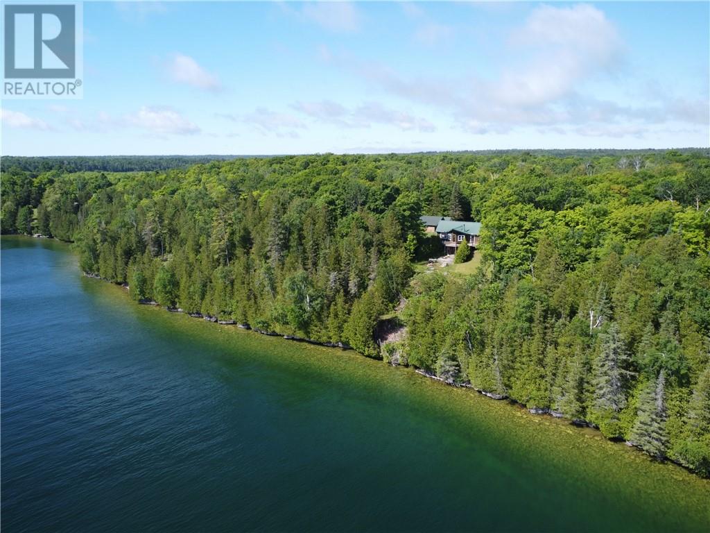 320 Perivale Rd W. Property Photo 4