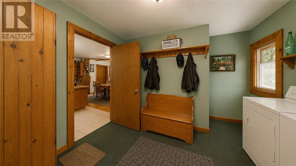 320 Perivale Rd W. Property Photo 44