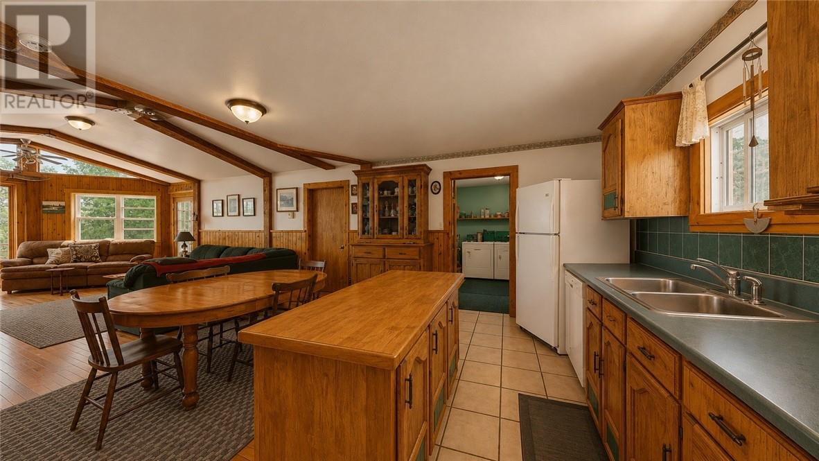320 Perivale Rd W. Property Photo 48