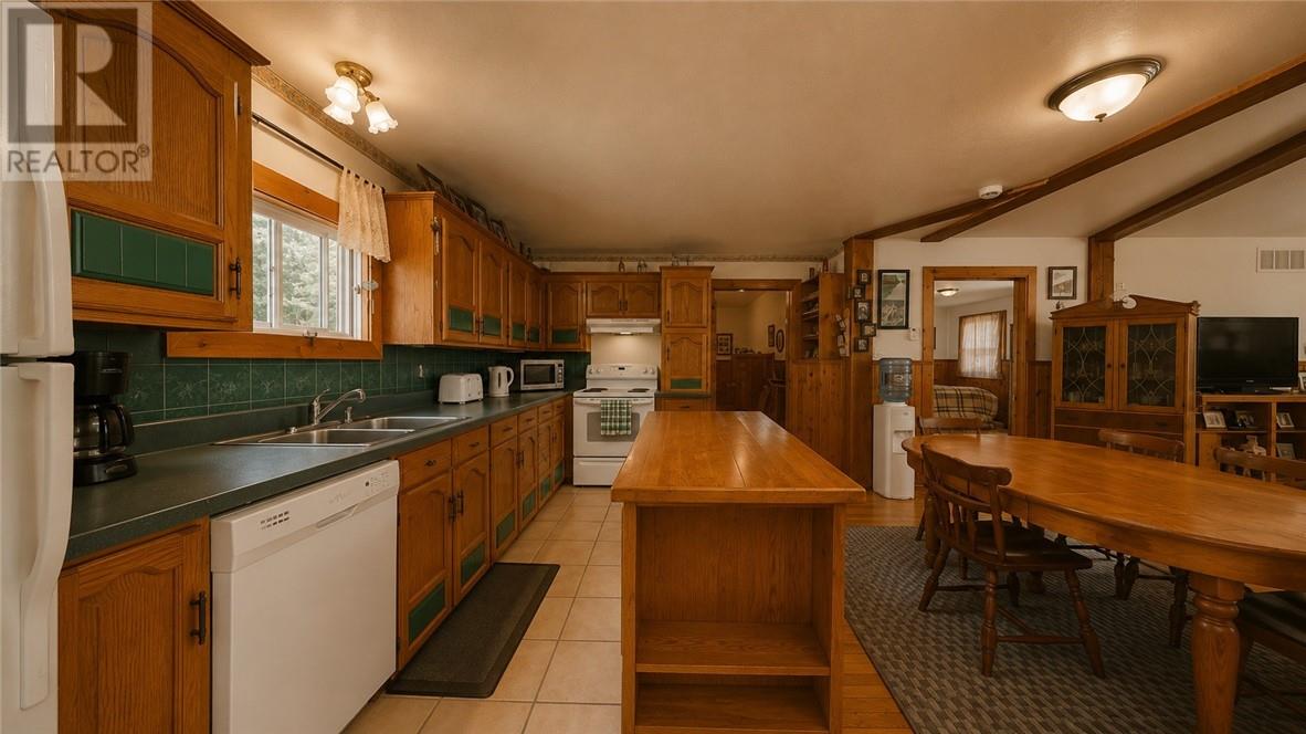 320 Perivale Rd W. Property Photo 49
