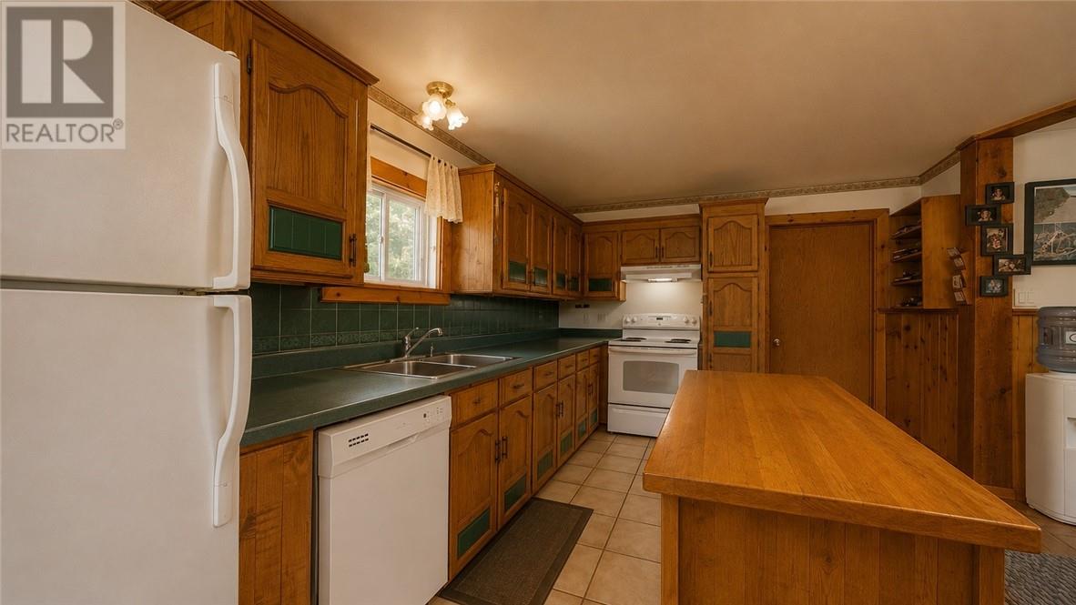 320 Perivale Rd W. Property Photo 50